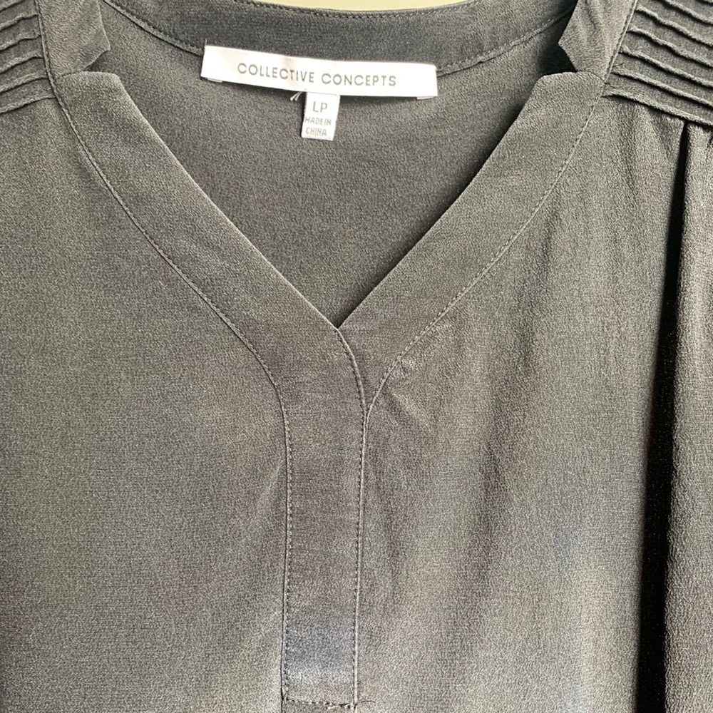 Collective Concepts Blouse - Picture 2 of 6